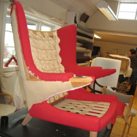 Hans J. Wegners Bamse-stol, renoveret af Møbelværkstedet i Osted